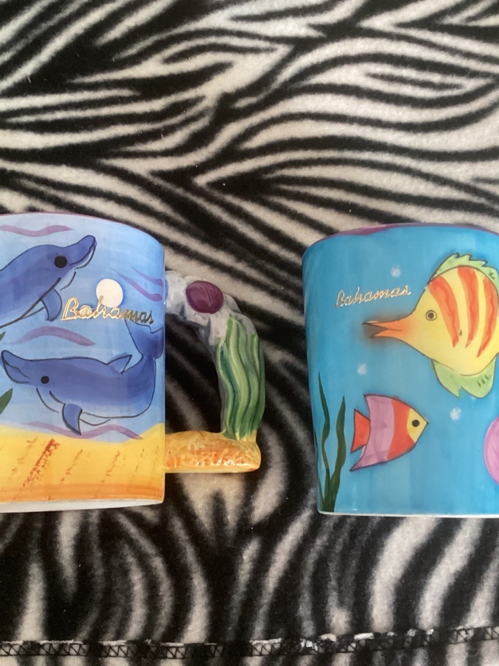 Brand new Set of 2 Bahamas Tropical Fish Dolphin 3D Handle Ceramic Souvenir Mugs